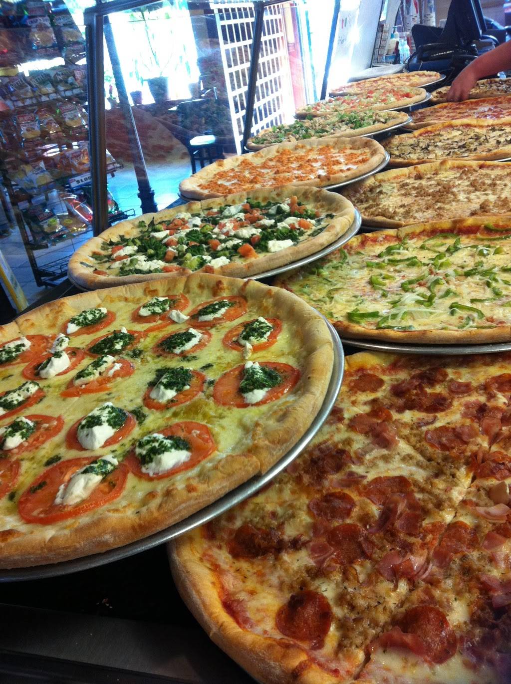 New Spatolas pizza | restaurant | 6002 Easton Rd, Pipersville, PA 18947, USA | 2157669003 OR +1 215-766-9003