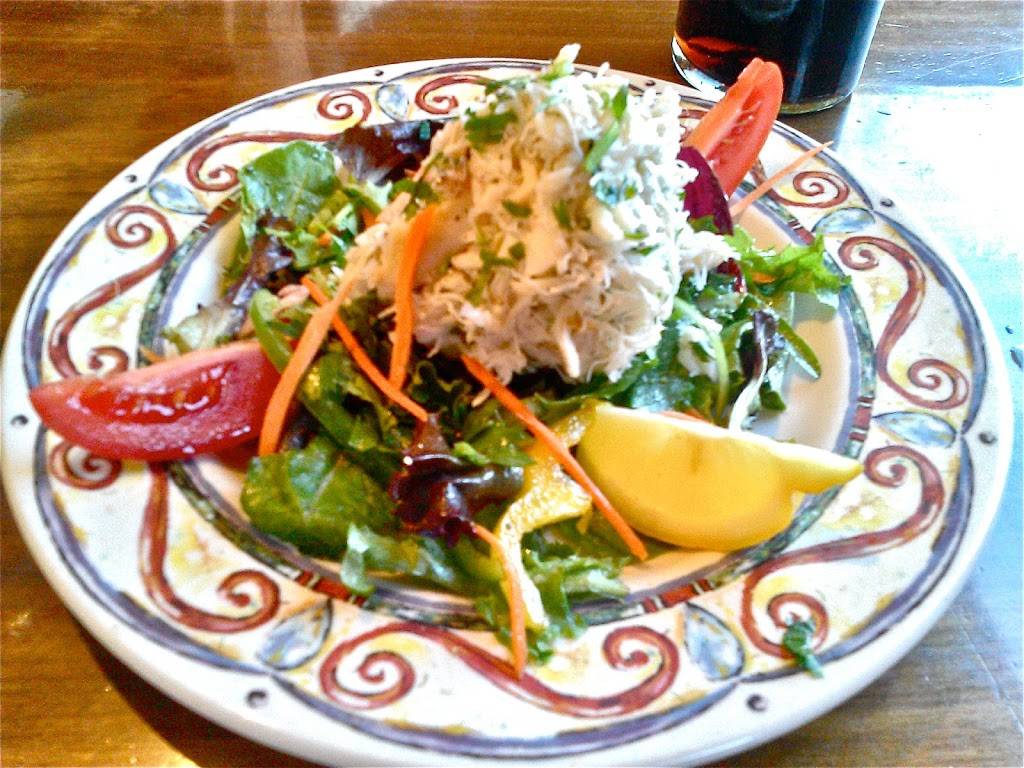 Saylors Restaurant & Bar | restaurant | 2009 Bridgeway, Sausalito, CA 94965, USA | 4153321512 OR +1 415-332-1512