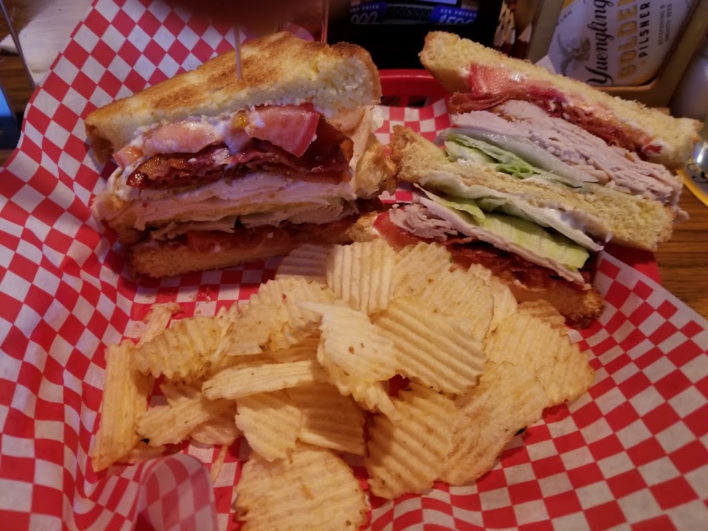 Friendly Inn | restaurant | 6936 Norwalk Rd, Medina, OH 44256, USA | 3307259815 OR +1 330-725-9815