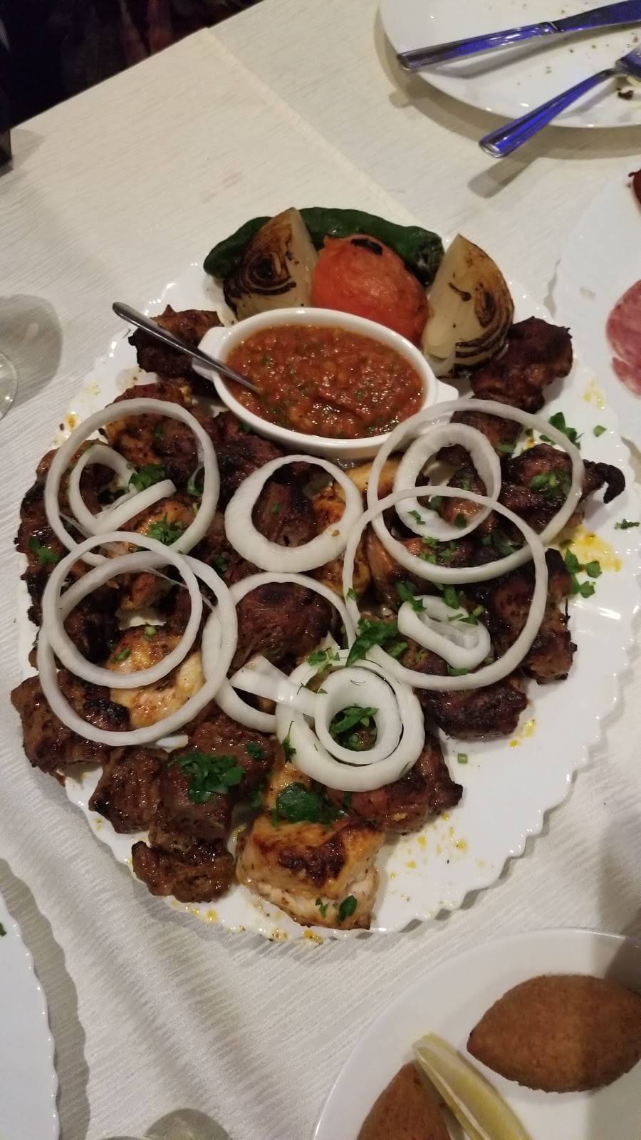 Noah | restaurant | 2146 Rue Lucien-Thimens, Saint-Laurent, QC H4R 1L1, Canada | 4383866624 OR +1 438-386-6624