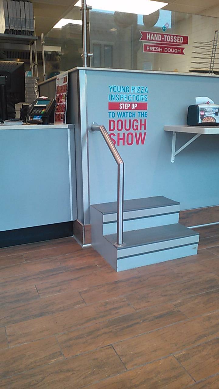 Dominos Pizza | meal delivery | 111 Main St S, Hutchinson, MN 55350, USA | 3205877070 OR +1 320-587-7070