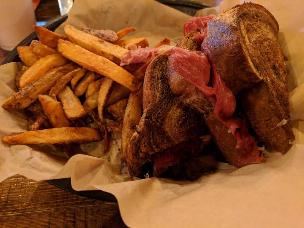 The Freight House Pub & Grill | restaurant | 50 N Prospect St, Norwalk, OH 44857, USA | 5674246573 OR +1 567-424-6573