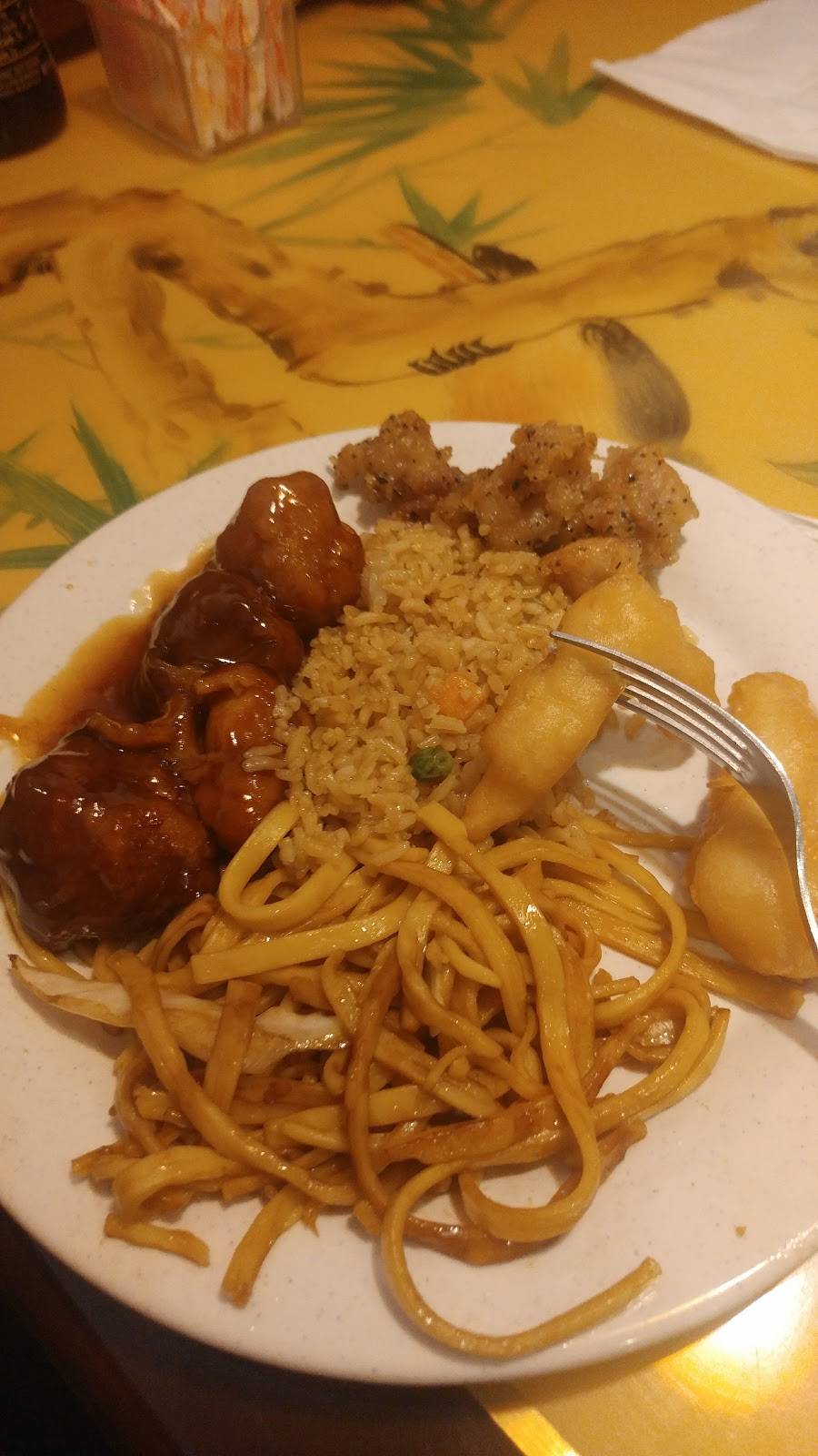 China Pearl | restaurant | 6 N 4th St, Breese, IL 62230, USA | 6185262688 OR +1 618-526-2688