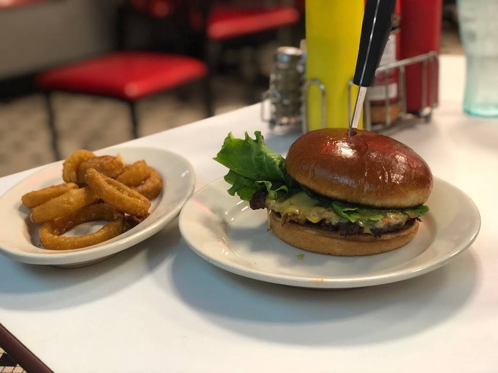 Steak n Shake | restaurant | 927 Saxon Blvd, Orange City, FL 32763, USA | 3867745440 OR +1 386-774-5440
