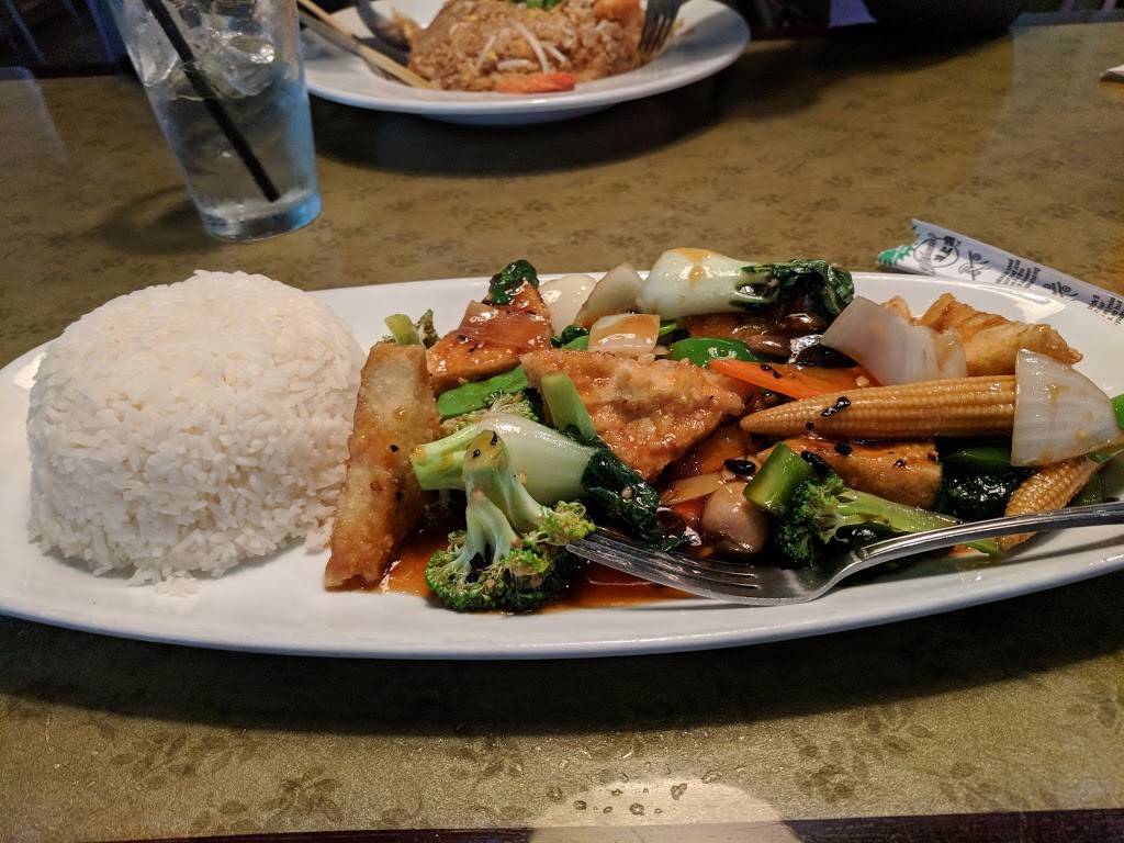 RedThai Southeast Asian Kitchen | restaurant | 7822 N 12th St, Phoenix, AZ 85020, USA | 6028703015 OR +1 602-870-3015