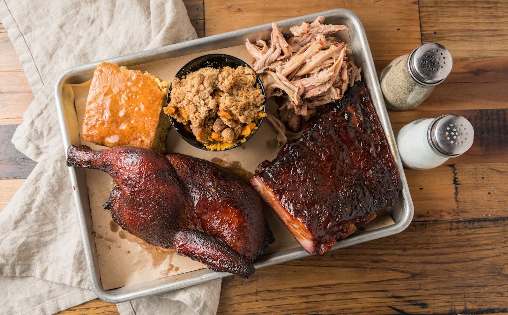 Sauced BBQ & Spirits | restaurant | 2015 Park Pl, El Segundo, CA 90245, USA | 3104268783 OR +1 310-426-8783