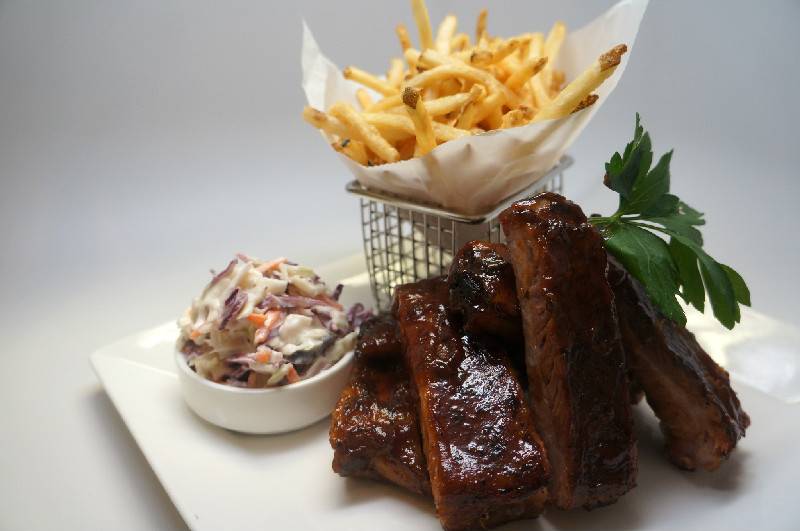 The Pointe Restaurant | restaurant | 82 Bradford St, Provincetown, MA 02657, USA | 5084872365 OR +1 508-487-2365