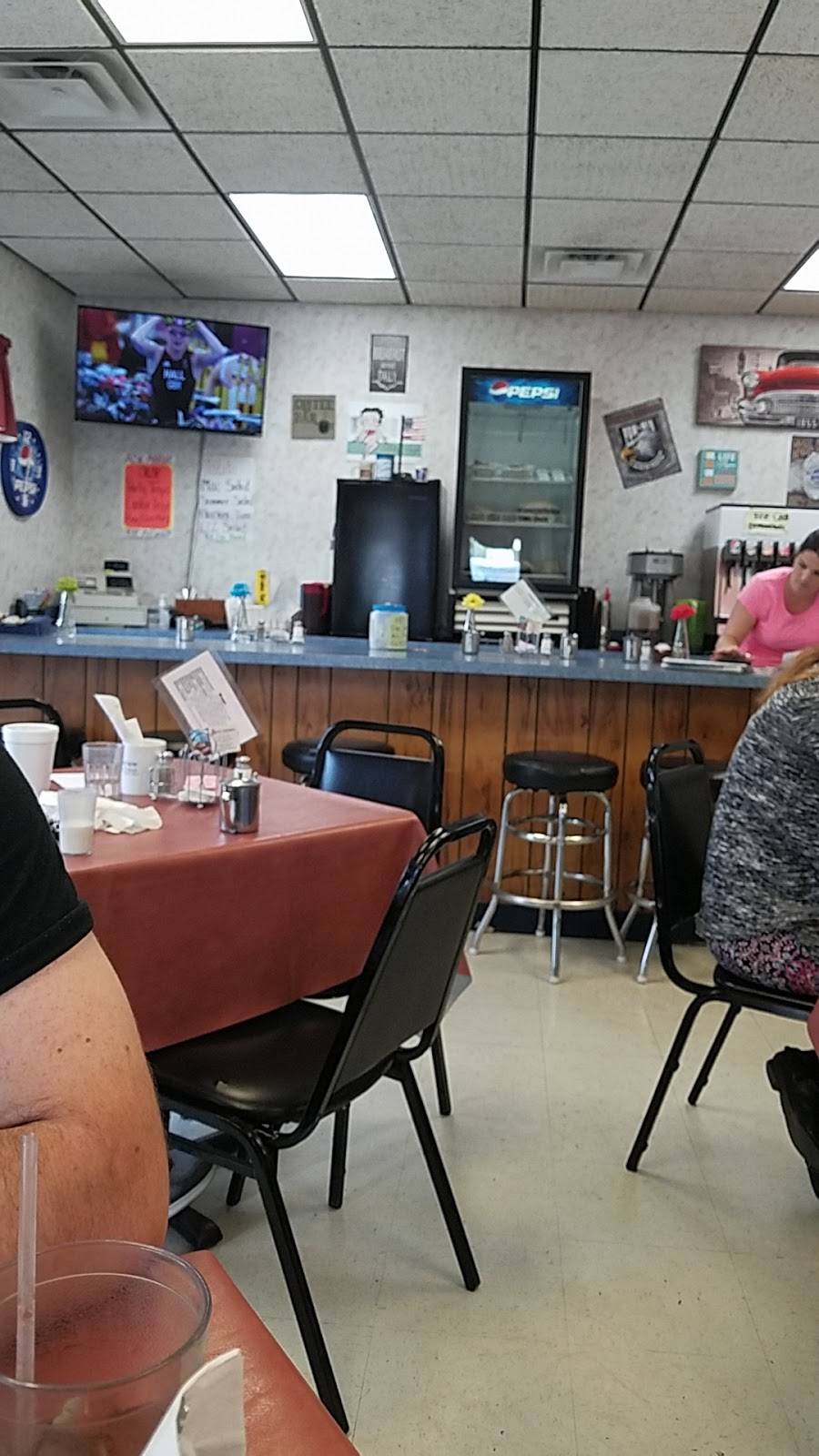 Lunch Box | restaurant | 1837 E 51st St, Ashtabula, OH 44004, USA | 4409925124 OR +1 440-992-5124