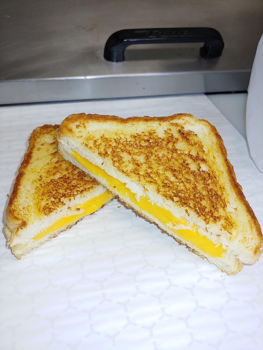 Farm House Cooking & Catering | restaurant | 915 Park St, Quinter, KS 67752, USA | 7857548915 OR +1 785-754-8915