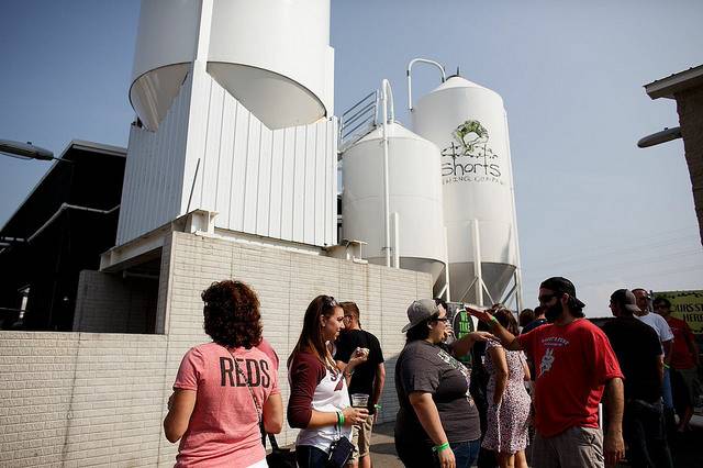 Shorts Brewing Company Production Facility | restaurant | 211 Industrial Park, Elk Rapids, MI 49629, USA | 2314982300 OR +1 231-498-2300