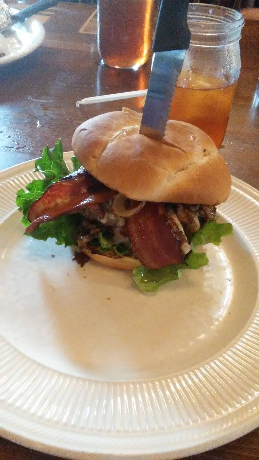 Mascoutah Steak House | restaurant | 9 W Main St, Mascoutah, IL 62258, USA | 6185662400 OR +1 618-566-2400