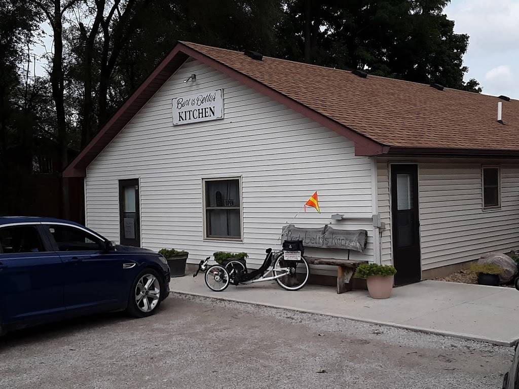 Bert & Bettys Kitchen | restaurant | 9 1st St, Fillmore, IN 46128, USA | 7652466124 OR +1 765-246-6124