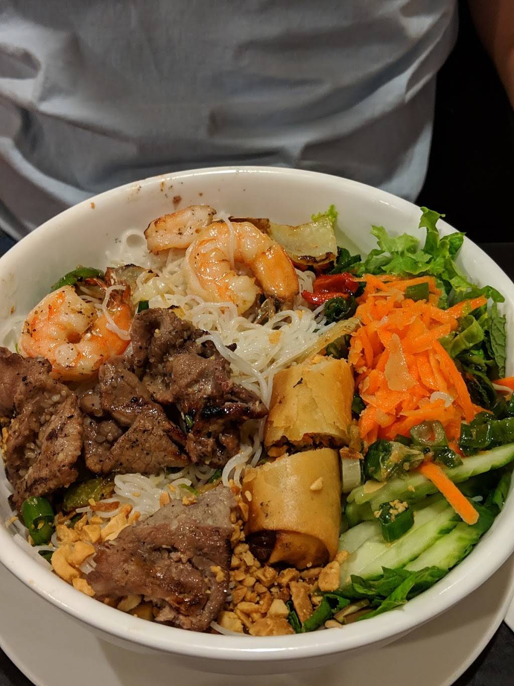 Cafe Hoang | restaurant | 1020 W Argyle St, Chicago, IL 60640, USA | 7738789943 OR +1 773-878-9943