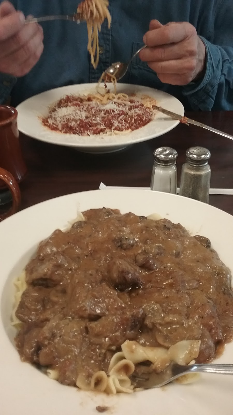 Rivercrest Family Dining | restaurant | 37531 Harper Ave, Clinton Twp, MI 48036, USA | 5864633335 OR +1 586-463-3335