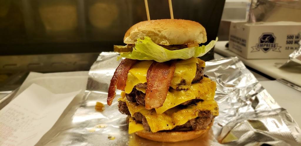 Richs Famous Burgers | restaurant | 112 Main St, Steelville, MO 65565, USA | 5737758888 OR +1 573-775-8888