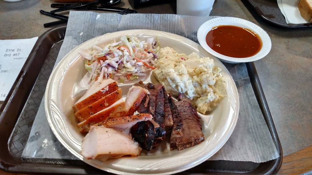 McKenzies Barbeque & Burgers | restaurant | 17099 Walden Rd #200, Montgomery, TX 77356, USA | 9365827444 OR +1 936-582-7444