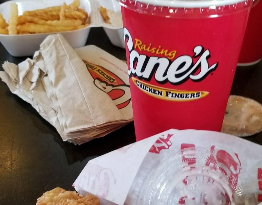 Raising Canes Chicken Fingers | meal takeaway | 2030 Harrodsburg Rd, Lexington, KY 40503, USA | 8592780015 OR +1 859-278-0015