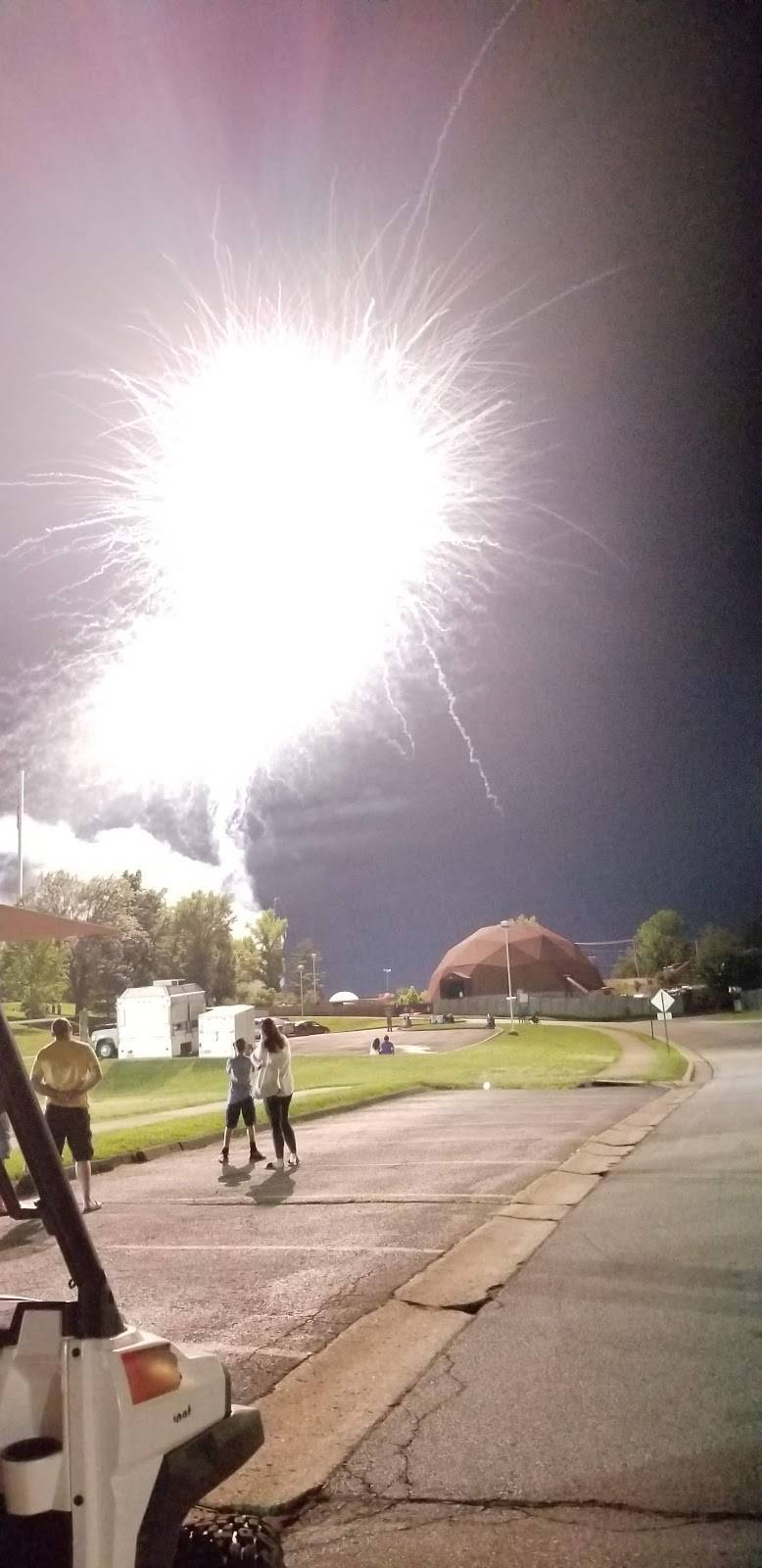 Vlasis Park | restaurant | 300 Park Dr, Ballwin, MO 63011, USA | 6362278950 OR +1 636-227-8950