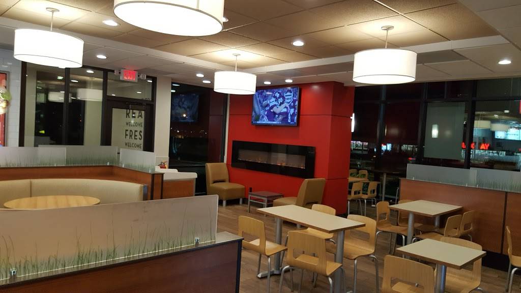Wendys | restaurant | 913 Summit Ave, Greensboro, NC 27405, USA | 3363730900 OR +1 336-373-0900