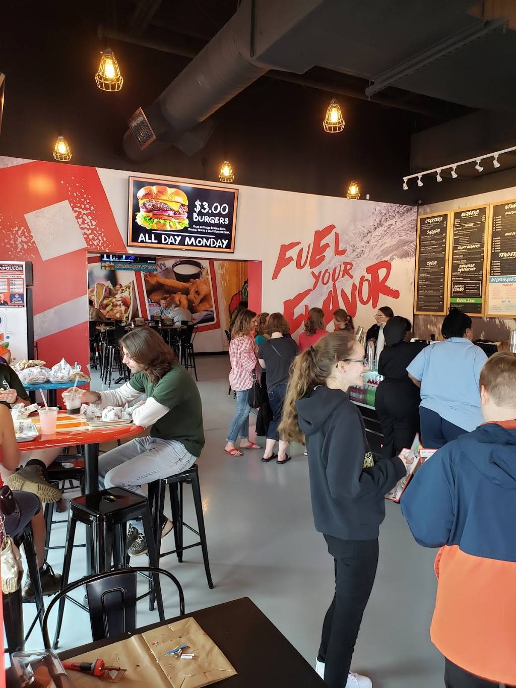 Hurricane BTW | restaurant | 8181 NW 39th Ave, Gainesville, FL 32606, USA | 3522406564 OR +1 352-240-6564