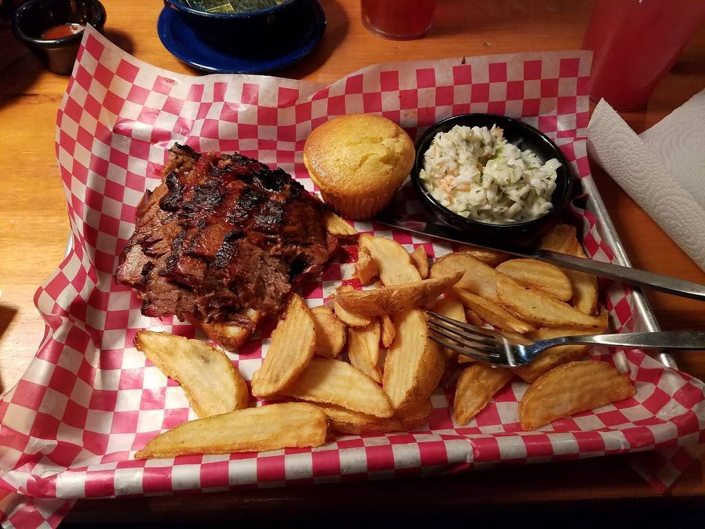 Famous Daves Bar-B-Que | restaurant | 104 NJ-70, Cherry Hill, NJ 08034, USA | 8568571520 OR +1 856-857-1520