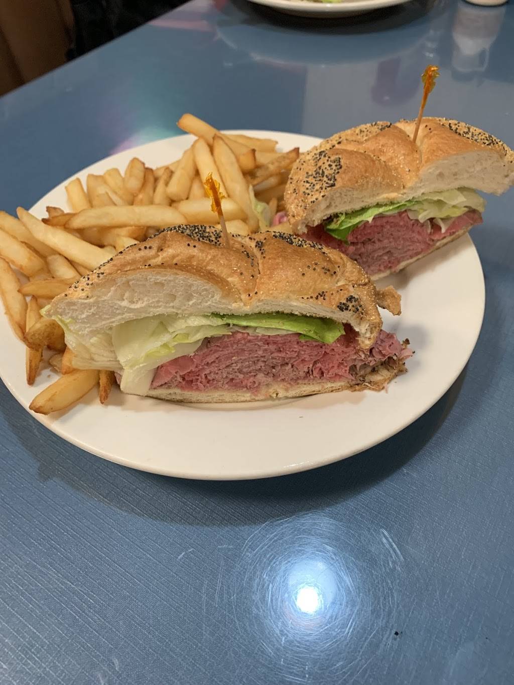 Athens Diner | restaurant | 837 Middle Country Rd, Middle Island, NY 11953, USA | 6317759888 OR +1 631-775-9888