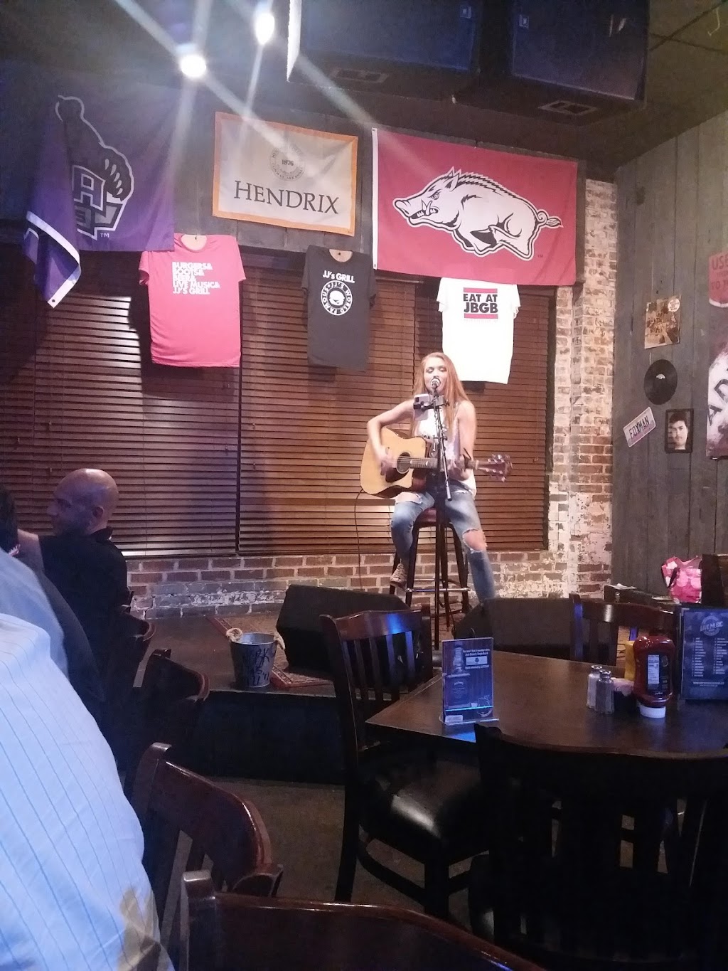 JJs Grill Conway | restaurant | 1010 Main St, Conway, AR 72034, USA | 5013360100 OR +1 501-336-0100