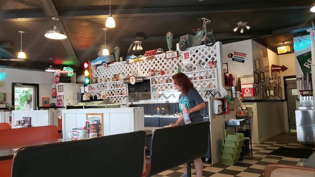 Filling Station Restaurant | restaurant | 2055 E Van Buren, Eureka Springs, AR 72632, USA | 4792536015 OR +1 479-253-6015