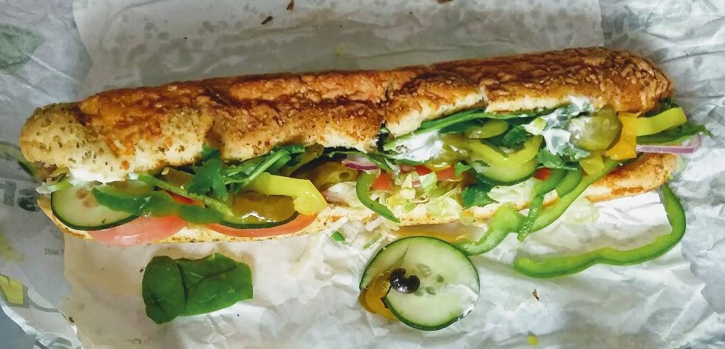 Subway Restaurants | restaurant | 156 E Sepulveda Blvd, Carson, CA 90745, USA | 3105497198 OR +1 310-549-7198