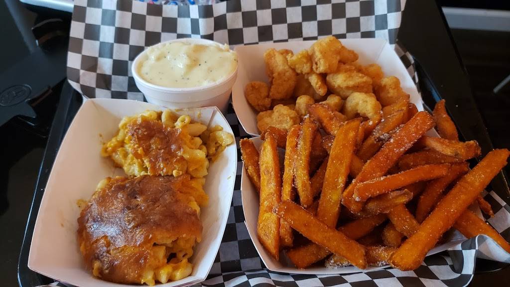 Carrie-Bos | restaurant | 568 Macon St, McDonough, GA 30253, USA | 6782727714 OR +1 678-272-7714