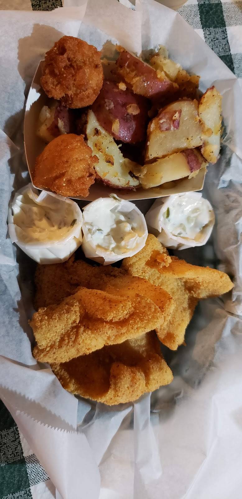 Willies | restaurant | 1912 Front St, Valrico, FL 33594, USA | 8135717630 OR +1 813-571-7630