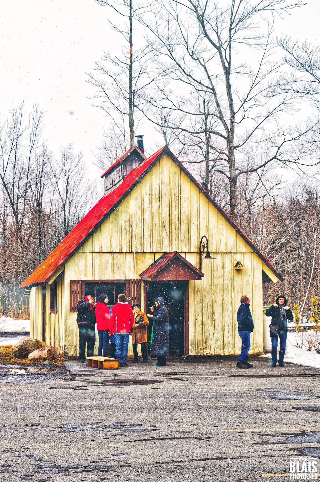 Erabliere Au Pain De Sucre | restaurant | 1145 Ch du Petit Bernier, Saint-Jean-sur-Richelieu, QC J3B 6Y8, Canada | 4503463442 OR +1 450-346-3442