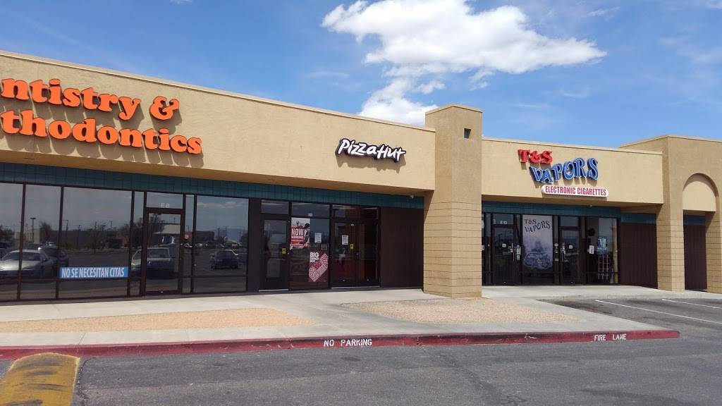 Pizza Hut | meal takeaway | 303 Coors Blvd NW, Albuquerque, NM 87121, USA | 5058311133 OR +1 505-831-1133