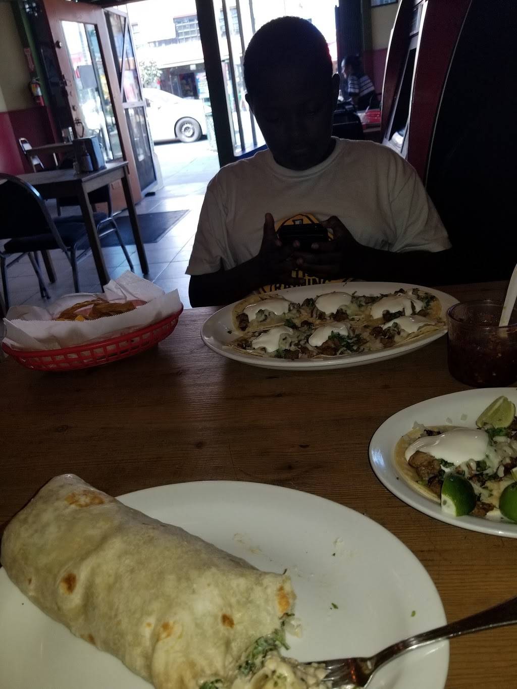 Los Arcos Taqueria | restaurant | 3359 Foothill Blvd, Oakland, CA 94601, USA | 5105323070 OR +1 510-532-3070