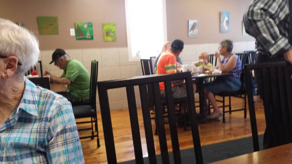 Bobbis Diner | restaurant | 641 Broadway St, Wyoming, ON N0N 1T0, Canada | 5198451739 OR +1 519-845-1739