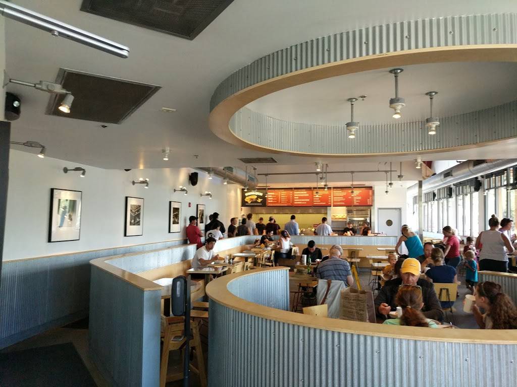 Chipotle Mexican Grill | restaurant | 247-C Rainbow St, Unit G290, Silverthorne, CO 80498, USA | 9704680671 OR +1 970-468-0671