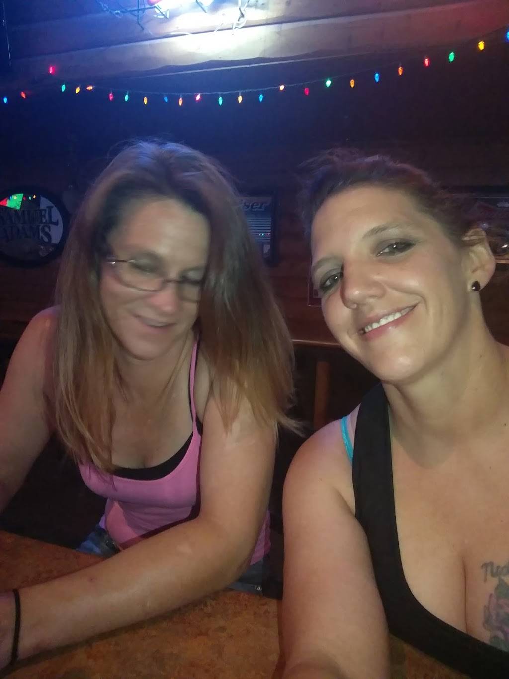 Spikes Tap & Grill | restaurant | 18 7th St SE, Mason City, IA 50401, USA | 6414231189 OR +1 641-423-1189