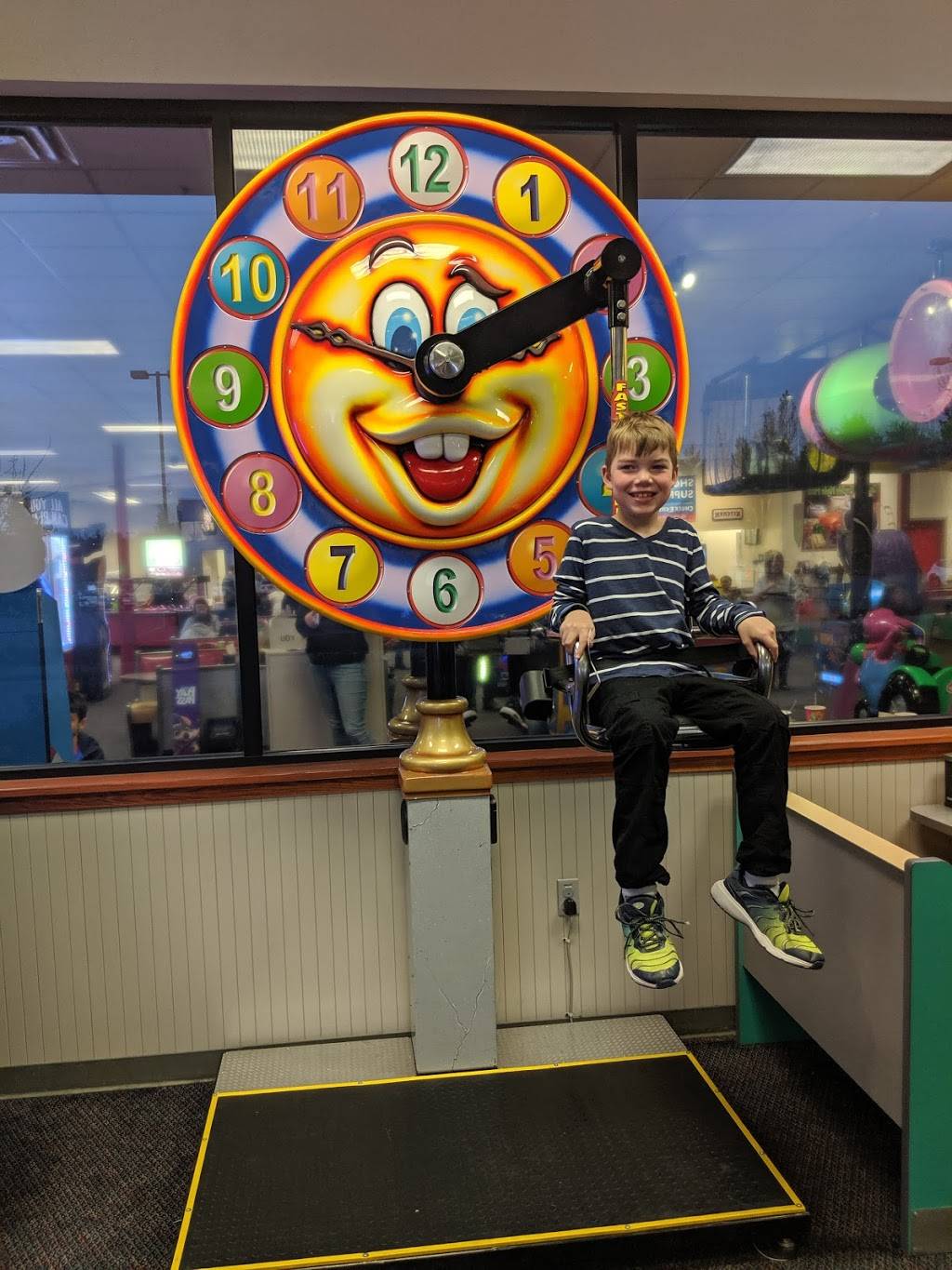 Chuck E. Cheese | restaurant | 2771 NW Myhre Rd, Silverdale, WA 98383, USA | 3606922110 OR +1 360-692-2110