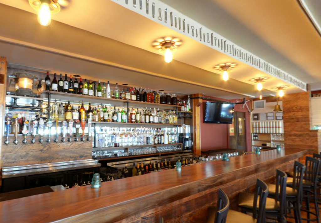 Inn On the Blues | night club | 7 Ocean Ave, York Beach, ME 03910, USA | 2073513221 OR +1 207-351-3221