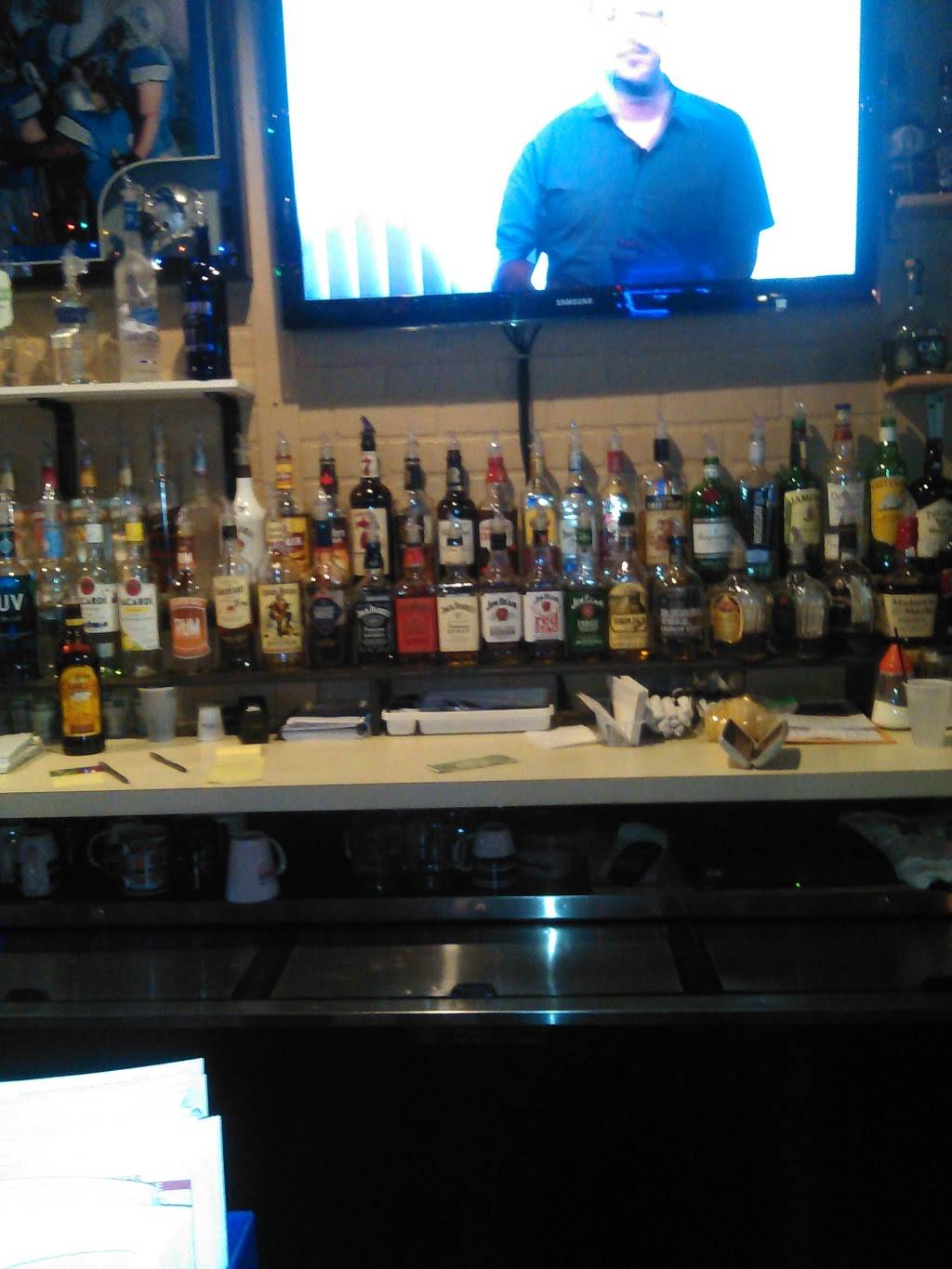 46 Bar | restaurant | 3015 E Apple Ave, Muskegon, MI 49442, USA | 2317667478 OR +1 231-766-7478