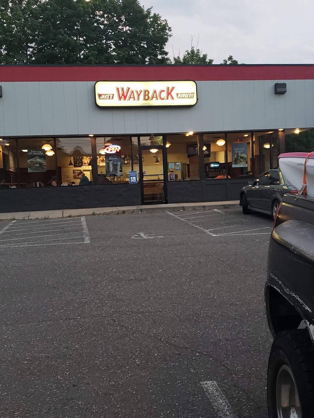 Wayback Burgers | restaurant | 320 E Elm St, Torrington, CT 06790, USA | 8603616624 OR +1 860-361-6624