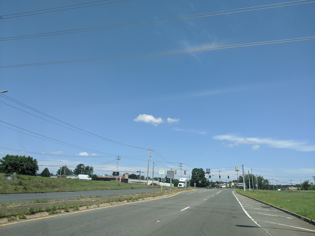 AMF Chicopee Lanes | restaurant | 291 Burnett Rd, Chicopee, MA 01020, USA | 4135929161 OR +1 413-592-9161