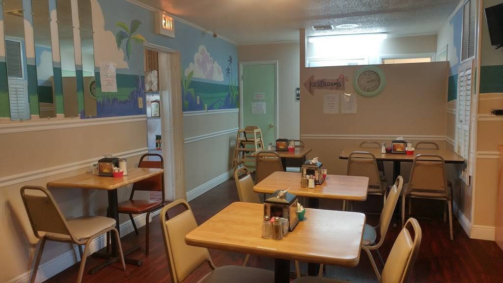 Howards Restaurant | restaurant | 488 S Yonge St, Ormond Beach, FL 32174, USA | 3866731222 OR +1 386-673-1222