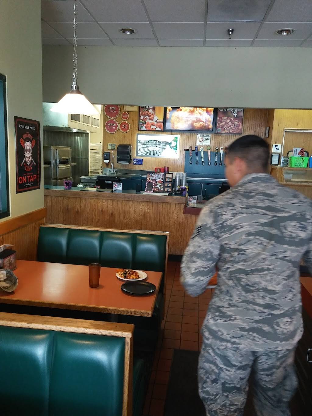 Round Table Pizza | meal delivery | 3336 N Texas St, Fairfield, CA 94533, USA | 7074266202 OR +1 707-426-6202