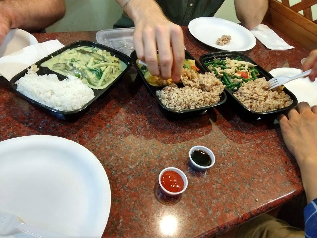 Bangkok Chef | restaurant | 2955 E Manoa Rd, Honolulu, HI 96822, USA | 8089880212 OR +1 808-988-0212