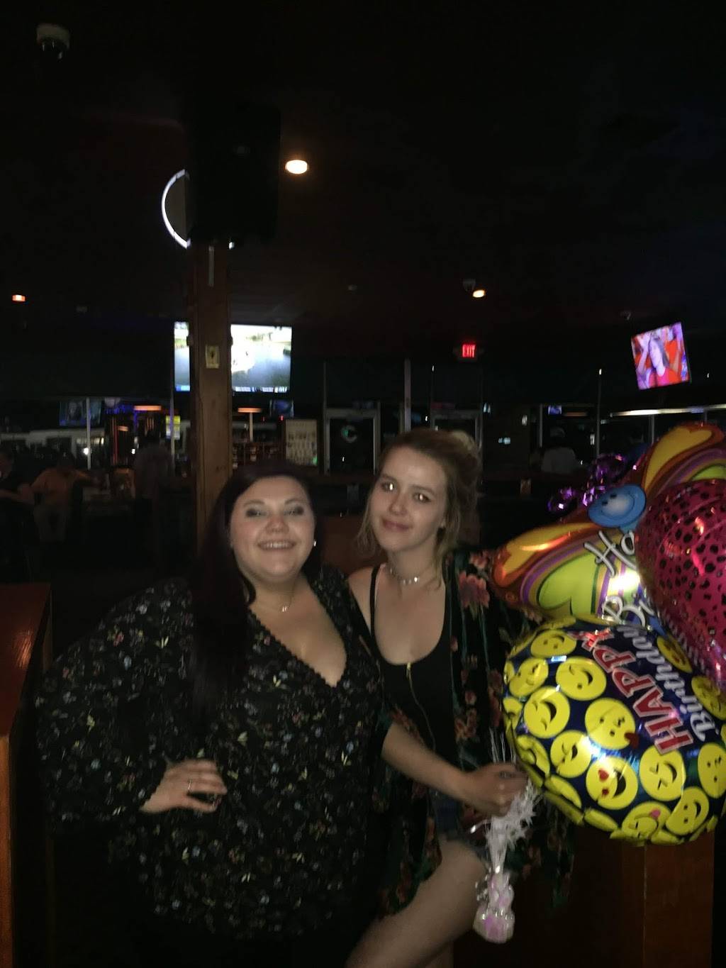 Diamond Billiard Club | restaurant | 3600 Hixson Pike, Chattanooga, TN 37415, USA | 4238775882 OR +1 423-877-5882