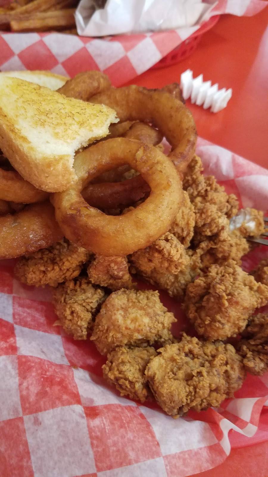 Meeks 152 Diner | restaurant | 203 E Main St, Binger, OK 73009, USA | 4056569263 OR +1 405-656-9263