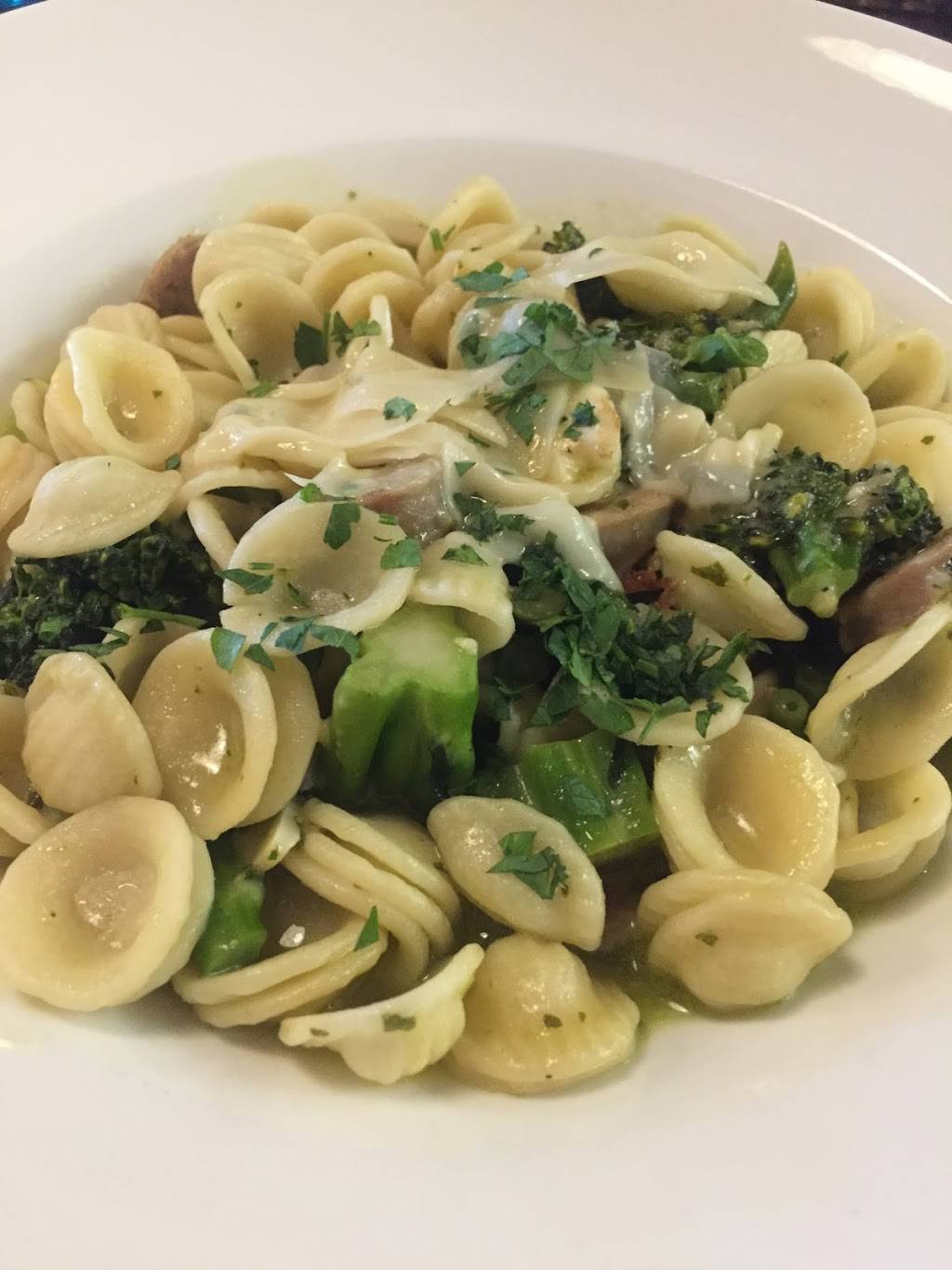 Casa Italiana (Vecchio E Nuovo) | restaurant | 8801 Three Chopt Rd Suite B, Richmond, VA 23229, USA | 8043032769 OR +1 804-303-2769