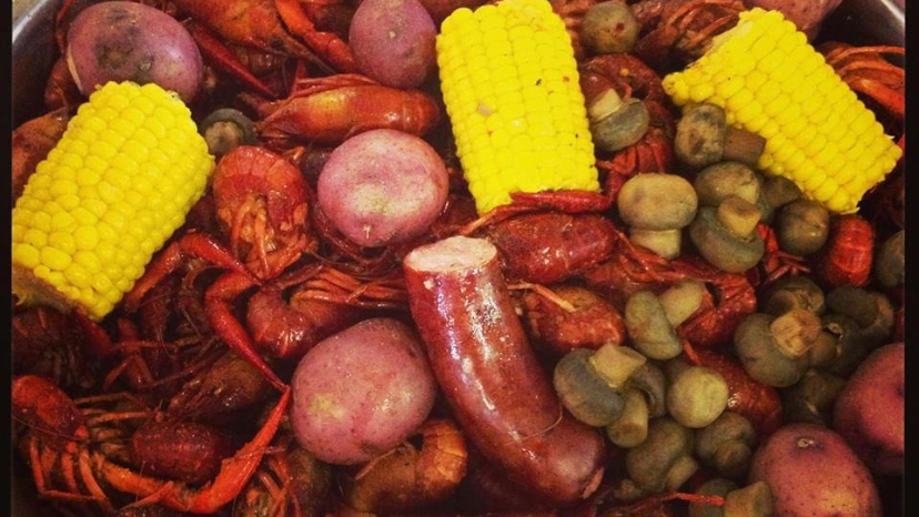Tepetate Crawfish | restaurant | 132 W George B Mowad Hwy, Oakdale, LA 71463, USA | 3187298148 OR +1 318-729-8148