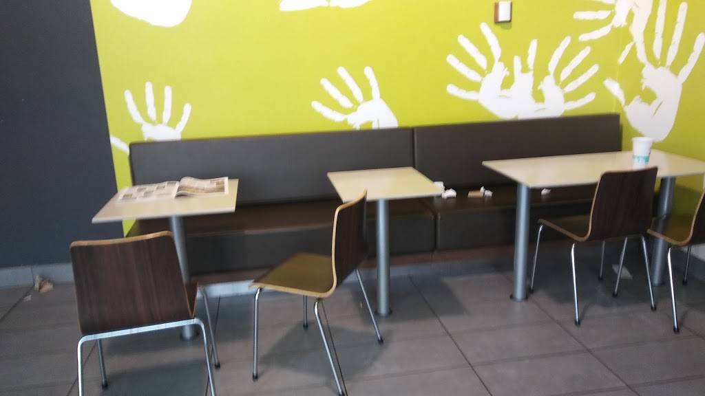 McDonalds | cafe | 3135 S Martin Luther King Jr Blvd, Lansing, MI 48910, USA | 5173943250 OR +1 517-394-3250
